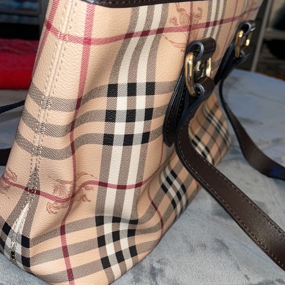 Burberry 100% Authentic tote bag excellent condition - Picture 5 of 17